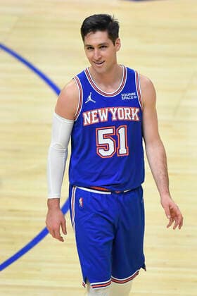 LOS ANGELES, CA - MARCH 06: New York Knicks guard Ryan Arcidiacono (51) while playing the LA Clippers in a NBA, Basketball Herren, USA basketball game played at on March 6, 2022 at Crypto.com arena in Los Angeles, CA. (Photo by John McCoy Icon Sportswire) NBA: MAR 06 Knicks at Clippers Icon2203062327