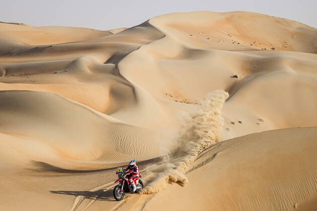 Bilder des Jahres 2022, Sport 03 März Sport Themen der Woche KW10 Sport Bilder des Tages 03 SUNDERLAND Sam (gbr), GasGas Factory Racing, KTM 450 Rally Factory Replica, FIM W2RC, action during the Stage 2 of the Abu Dhabi Desert Challenge 2022, on March 7, 2022 in the Liwa Desert, in Abu Dhabi, United Arab Emirates - AUTO - ABU DHABI DESERT CHALLENGE 2022 DPPI Panoramic  05322001_IMGL8321.JPG_
