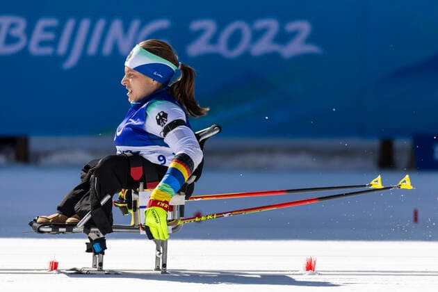 Sport Themen der Woche KW10 Sport Bilder des Tages Zhangjiakou (China) National Biathlon Center 08.03.2022 PARA SKI NORDISCH, WICKER, Anja (GER) vom MTV Stuttgart (WUER), geboren am 22.12.1991 in Stuttgart, paralympische Klassifikation: LW 10,5 sitzend gewinnt die Bronzemedaille im Lauf über 10km Biathlon Mitteldistanz sitzend. Credit: Mika Volkmann *** Zhangjiakou China National Biathlon Center 08 03 2022 PARA SKI NORDISCH, WICKER, Anja GER from MTV Stuttgart WUER , born 22 12 1991 in Stuttgart, paralympic classification LW 10,5 sitting wins bronze medal in 10km biathlon middle distance sitting Credit Mika Volkmann