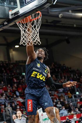 21 Tai Odiase EWE Baskets Oldenburg Brose Bamberg EWE Baskets Oldenburg easyCredit BBL Basketball Bundesliga Season 2021 22 Matchday 23, 08 03 2022 Bamberg, Brose Arena Photo Daniel Löb Loeb Copyright: DanielxLöb