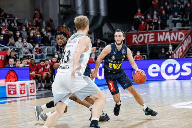 right 03 Max Heidegger EWE Baskets Oldenburg Brose Bamberg EWE Baskets Oldenburg easyCredit BBL Basketball Bundesliga Season 2021 22 Matchday 23, 08 03 2022 Bamberg, Brose Arena Photo Daniel Löb Loeb Copyright: DanielxLöb