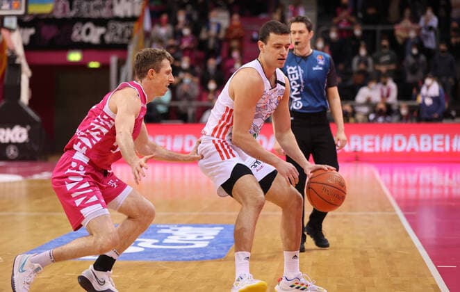 Bonn, Germany 08 03 2022, Telekom Dome, Basketball Bundesliga, 24 Matchday, BBL, Telekom Baskets Bonn vs FC Bayern Munich, Skyler Bowlin Bonn , Zan Mark Sisko Bayern