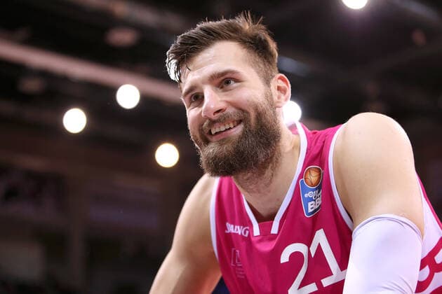 08 03 22, Bonn, Basketball, 1 Bundesliga, easyCredit BBL, Hauptrunde, 25 Spieltag, Telekom Dome Telekom Baskets Bonn FC Bayern Muenchen Leon Kratzer of Telekom Baskets Bonn cheers after the victory Baskets Bonn Bayern Muenchen