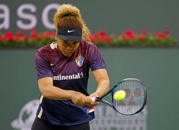 March 08, 2022 Naomi Osaka of Japan returns a shot against Amanda Anisimova during the Eisenhower Cup of the 2022 BNP Paribas Open at Indian Wells Tennis Garden in Indian Wells, California. Mandatory Photo Credit : CSM. Indian Wells United States of America - ZUMAc04_ 20220308_zaf_c04_152 Copyright: xCharlesxBausx