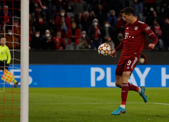 07 03 2022, Champions League, FC Bayern Muenchen vs Red Bull Salzburg, Allianz Arena Muenchen, football, sports, in picture Free ride to goal Robert Lewandowski FCB