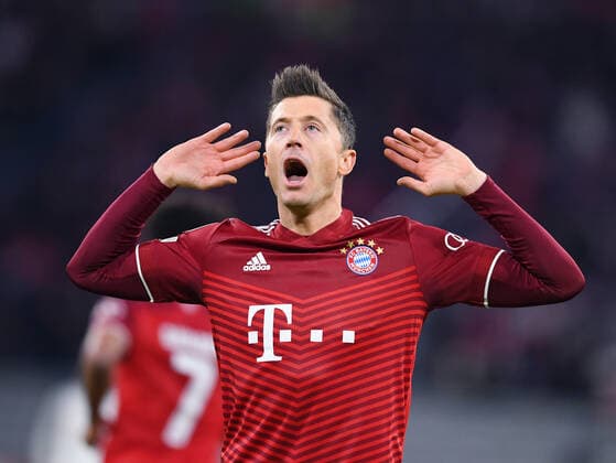FOOTBALL CHAMPIONS LEAGUE SEASON 2021 2022 Round of 16 second leg FC Bayern Muenchen FC Salzburg 08 03 2022 JUBEL FC Bayern Muenchen triple goal scorer Robert Lewandowski