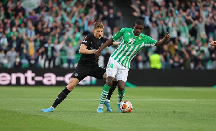 09 03 2022, Football UEFA Europa League, Real Betis Sevilla Eintracht Frankfurt, emonline, emspor, v l , Kristijan Jakic Eintracht Frankfurt , William Carvalho Real Betis Sevilla DFL DFB REGULATIONS PROHIBIT ANY USE OF PHOTOGRAPHS AS IMAGE SEQUENCES AND OR QUASI VIDEO xdcx Copyright: HMBxMedia