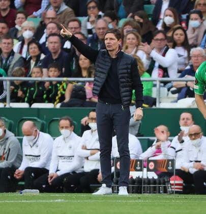 09 03 2022, Football UEFA Europa League, Real Betis Sevilla Eintracht Frankfurt, emonline, emspor, v l , Oliver Glasner Eintracht Frankfurt gives instructions, gestures, gesticulate with arms gives instructions, gesticulate DFL DFB REGULATIONS PROHIBIT ANY USE OF PHOTOGRAPHS AS IMAGE SEQUENCES AND OR QUASI VIDEO xdcx Copyright: HMBxMedia
