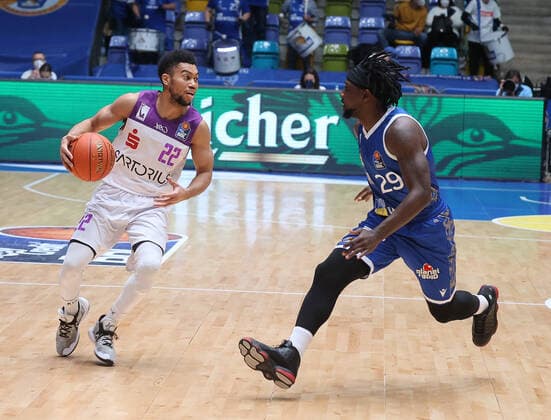 Will Cherry Skyliners Frankfurt 29 and Stephen Brown BG Goettingen 22 , Skyliners Frankfurt vs BG Goettingen, Basketball, 1 Easy Credit Bundesliga, 21 Spieltag, 09 03 2022, Skyliners Frankfurt vs BG Goettingen, Basketball, 1 Easy Credit Bundesliga, 21 Spieltag, 09 03 2022 Frankfurt. Copyright: xJoergxNiebergall Eibner-Pressefox EP_JNL