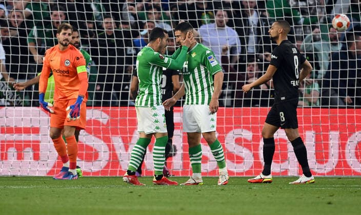 09 03 2022, xjhx, football UEFA Europa League, Real Betis Sevilla Eintracht Frankfurt emspor, v l goal celebration after the goal celebrating the goal celebrate 1 1 by Nabil Fekir Real Betis Sevilla DFL DFB REGULATIONS PROHIBIT ANY USE OF PHOTOGRAPHS as IMAGE SEQUENCES and or QUASI VIDEO Sevilla
