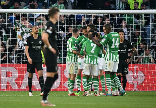 09 03 2022, xjhx, football UEFA Europa League, Real Betis Sevilla Eintracht Frankfurt emspor, v l goal celebration after the goal celebrating the goal celebrate 1 1 by Nabil Fekir Real Betis Sevilla DFL DFB REGULATIONS PROHIBIT ANY USE OF PHOTOGRAPHS as IMAGE SEQUENCES and or QUASI VIDEO Sevilla
