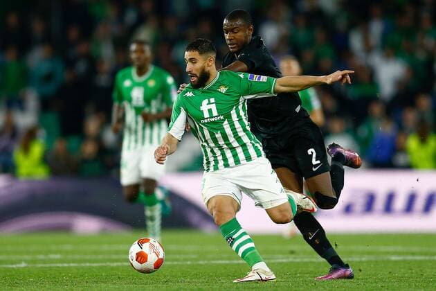 Mandatory Credit: Photo by Pressinphoto Shutterstock (12841930y) Nabil Fekir of Real Betis and Evan Ndicka of Eintracht Real Betis v Eintracht Frankfurt, UEFA Europa League 2021-2022, Round of 16, first leg. Football, Benito Villamarin Stadium, Sevilla, Spain - 09 Mar 2022 Editorial use only Real Betis v Eintracht Frankfurt, UEFA Europa League 2021-2022, Round of 16, first leg. Football, Benito Villamarin Stadium, Sevilla, Spain - 09 Mar 2022 Editorial use only  Copyright: xPressinphoto Shutterstockx 12841930y