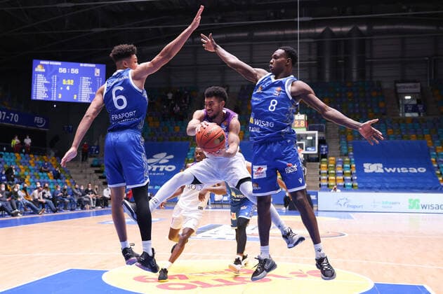 Fraport Skyliners BG Göttingen, easyCredit BBL Stephen Brown Jr BG Göttingen, 22 against Len Adam Schoormann Fraport Skyliners, 6 and Brancou Badio Fraport Skyliners, 8 Basketball match of the easyCredit BBL between Fraport Skyliners and BG Göttingen on 9 March 2022 at Ballsporthalle in Frankfurt am Main , Frankfurt am Main Hessen Germany Ballsporthalle