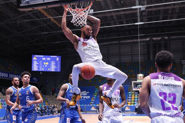 Fraport Skyliners BG Göttingen, easyCredit BBL dunk by Jeff Roberson BG Göttingen, 5 easyCredit BBL basketball match between Fraport Skyliners and BG Göttingen on 9 March 2022 at Ballsporthalle in Frankfurt am Main , Frankfurt am Main Hesse Germany Ballsporthalle