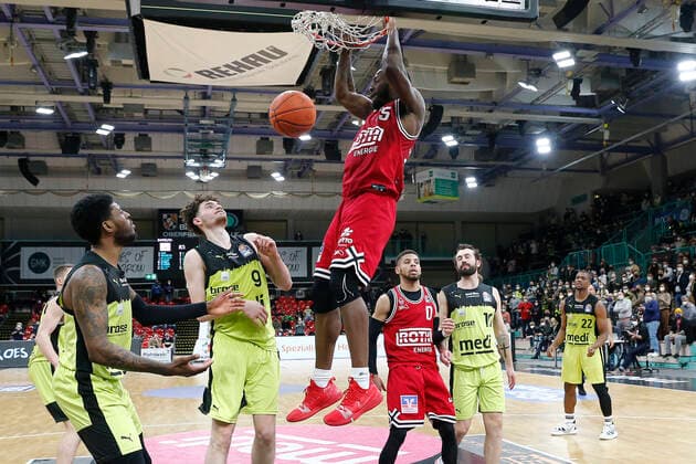 24 Matchday of the easyCredit BBL Basketball Bundesliga at Oberfrankenhalle in Bayreuth Season 2021 2022 Medi Bayreuth vs JobStairs Giessen 46ers Kay Bruhnke Medi Bayreuth 9 left Jalon Miller JobStairs Giessen 46ers 15 right