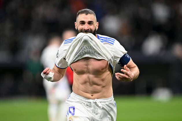 Sport Themen der Woche KW10 Sport Bilder des Tages Joie des joeurs du Real de Madrid apres le but de Karim Benzema (Real Madrid) FOOTBALL : Real Madrid vs PSG - UEFA ligue des champions - 09 03 2022 JBAutissier Panoramic 