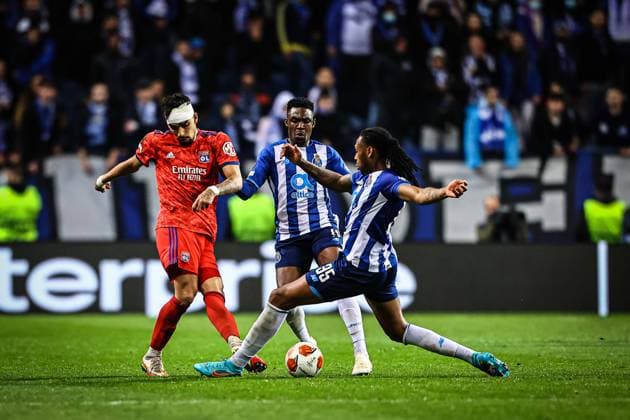 Porto, Portugal, March 10th 2022: Lucas Paqueta of Lyon and Ruben Semedo and Zaidu of FC Porto during the Europa League Round of 16 first leg football match between Porto and Lyon, OL, at the Estadio do Dragao in Porto, Portugal Pedro Loureiro SPP Europa League - Porto v Lyon 