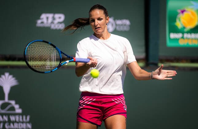 March 9, 2022, INDIAN WELLS, CALIFORNIA, UNITED STATES: Karolina Pliskova of the Czech Republic during practice at the 2022 BNP Paribas Open WTA, Tennis Damen 1000 tennis tournament INDIAN WELLS UNITED STATES - ZUMAa181 20220309_zaa_a181_296 Copyright: xRobxPrangex
