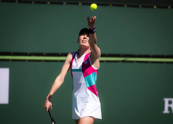 March 9, 2022, INDIAN WELLS, CALIFORNIA, UNITED STATES: Ekaterina Alexandrova of Russia in action during the first round of the 2022 BNP Paribas Open WTA, Tennis Damen 1000 tennis tournament INDIAN WELLS UNITED STATES - ZUMAa181 20220309_zaa_a181_300 Copyright: xRobxPrangex