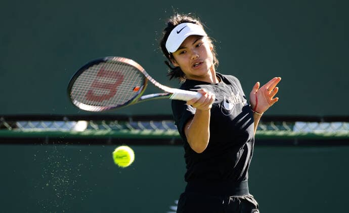 March 9, 2022, INDIAN WELLS, CALIFORNIA, UNITED STATES: Emma Raducanu of Great Britain during practice at the 2022 BNP Paribas Open WTA, Tennis Damen 1000 tennis tournament INDIAN WELLS UNITED STATES - ZUMAa181 20220309_zaa_a181_326 Copyright: xRobxPrangex