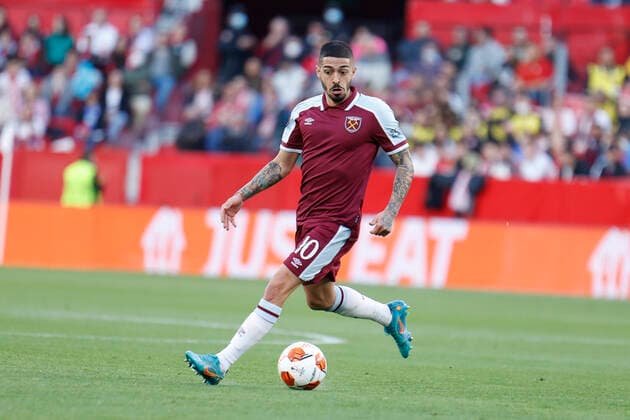 March 10, 2022, Seville, Spain: MANUEL LANZINI of West Ham in action during the Europa League Round of 16 (1st leg) soccer match between Sevilla FC and West Ham United FC at the Ramon Sanchez Pizjuan Stadium Seville Spain - ZUMAa142 20220310_zap_a142_007 Copyright: xDanielxGonzalezxAcunax