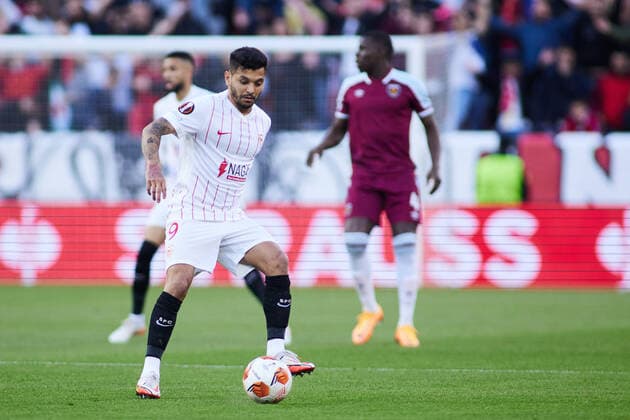 March 10, 2022, SEVILLA, SEVILLA, SPAIN: Tecatito Corona of Sevilla FC in action during the UEFA Europa League round of 16 match between Sevilla FC and West Ham United at Ramon Sanchez-Pizjuan stadium on March 10, 2022, in Sevilla, Spain. SEVILLA SPAIN - ZUMAa181 20220310_zaa_a181_012 Copyright: xJoaquinxCorcherox
