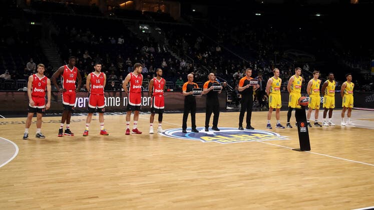 Teams before the start of the game Sports Basketball Euroleague EL Men Season 2021 2022 10 03 2022 ALBA Berlin vs Olympiakos Piraeus