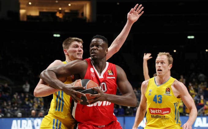 Ben Lammers, Moustapha Fall action game scene duel sports basketball Euroleague EL men season 2021 2022 10 03 2022 ALBA Berlin vs Olympiakos Piraeus