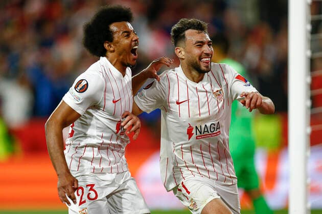 ESP: Sevilla FC-West Ham. UEFA Europa League Munir El Haddadi of Sevilla FC celebrates his goal with Jules Kounde during the UEFA Europa League match, round of 16 between Sevilla FC and West Ham played at Sanchez Pizjuan Stadium on March 10, 2022 in Sevilla, Spain. (Antonio Pozo PRESSINPHOTO) kpng Copyright: xAntonioxPozox xPRESSINPHOTOx AP_100322_017