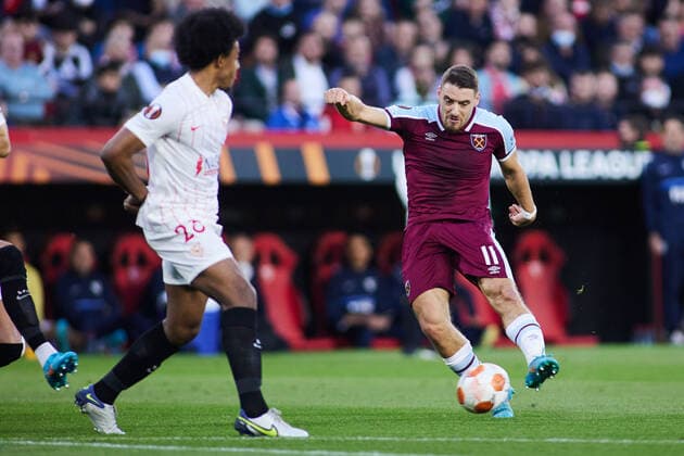 March 10, 2022, SEVILLA, SEVILLA, SPAIN: Nikola Vlasic of West Ham in action during the UEFA Europa League round of 16 match between Sevilla FC and West Ham United at Ramon Sanchez-Pizjuan stadium on March 10, 2022, in Sevilla, Spain. SEVILLA SPAIN - ZUMAa181 20220310_zaa_a181_022 Copyright: xJoaquinxCorcherox