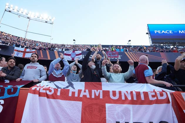 March 10, 2022, SEVILLA, SEVILLA, SPAIN: Fans of West Ham during the UEFA Europa League round of 16 match between Sevilla FC and West Ham United at Ramon Sanchez-Pizjuan stadium on March 10, 2022, in Sevilla, Spain. SEVILLA SPAIN - ZUMAa181 20220310_zaa_a181_031 Copyright: xJoaquinxCorcherox