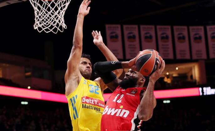 Johannes Thiemann, Hassan Martin action game scene duel sports basketball Euroleague EL men season 2021 2022 10 03 2022 ALBA Berlin vs Olympiakos Piraeus
