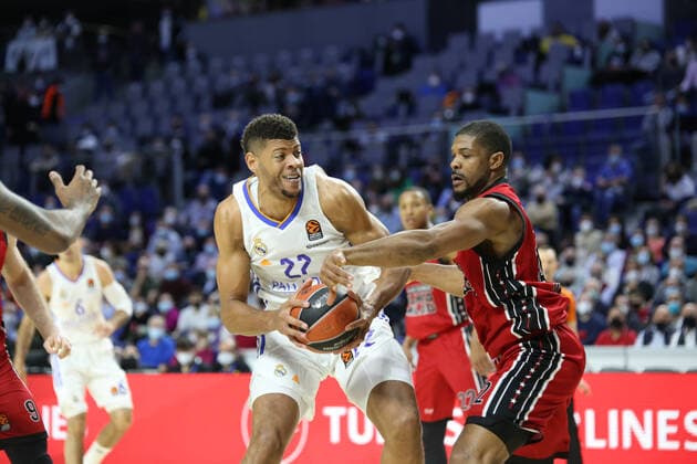 10th March 2022 Wizink Center Madrid, Spain Turkish Airlines Euroleague Basketball Spain, Real Madrid vs AX Armani Exchange Milan Edy Walter Tavares Madrid and Kyle Hines Milan Madrid Spain Basketball Copyright: xAlbaxPachecox xAgenciaxLOFx