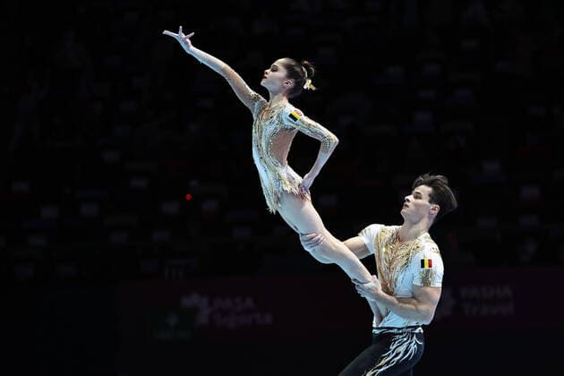 Bilder des Jahres 2022, Sport 03 März Sport Themen der Woche KW10 Sport Bilder des Tages Mix pair, BEL (Bram Roettger, Helena Heijens), during qualification at 2022 Seniors Acrobatics World Championships in Baku; 10 03 2022; *** Mix pair, BEL Bram Roettger, Helena Heijens , during qualification at 2022 Seniors Acrobatics World Championships in Baku 10 03 2022 