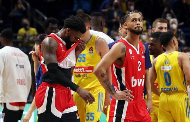Hassan Martin, Tyler Dorsey disappointed after end of game disappointment Sports Basketball Euroleague EL Men Season 2021 2022 10 03 2022 ALBA Berlin vs Olympiakos Piraeus