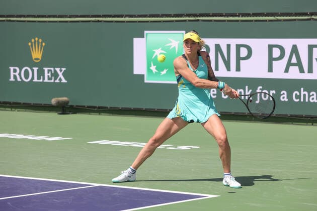 INDIAN WELLS, CA - MARCH 10: Tereza Martincova (CZE) hits a backhand during the BNP Paribas Open on March 10, 2022 at Indian Wells Tennis Garden in Indian Wells, CA. (Photo by George Walker Icon Sportswire) TENNIS: MAR 10 BNP Paribas Open Icon220310011