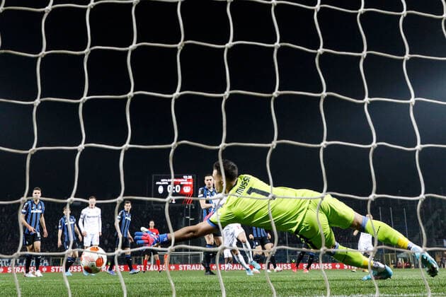 March 10, 2022, Bergamo, Italy: Bergamo, Italy, Gewiss Stadium, March 10, 2022, Charles Aranguiz (Bayer 04 Leverkusen) scores his side s first goal of the match during Atalanta BC vs Bayer Leverkusen - football Europa League match. football Europa League match - Atalanta BC vs Bayer Leverkusen, Bergamo, Italy - ZUMAl164 20220310_zsa_l164_014 Copyright: xFrancescoxScaccianocex