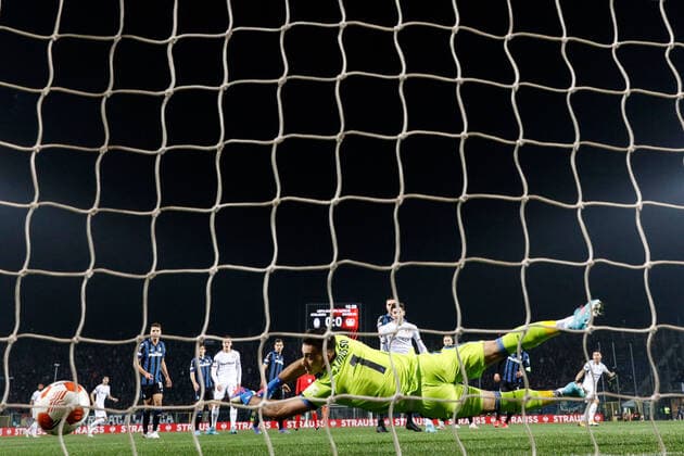 March 10, 2022, Bergamo, Italy: Bergamo, Italy, Gewiss Stadium, March 10, 2022, Charles Aranguiz (Bayer 04 Leverkusen) scores his side s first goal of the match during Atalanta BC vs Bayer Leverkusen - football Europa League match. football Europa League match - Atalanta BC vs Bayer Leverkusen, Bergamo, Italy - ZUMAl164 20220310_zsa_l164_015 Copyright: xFrancescoxScaccianocex