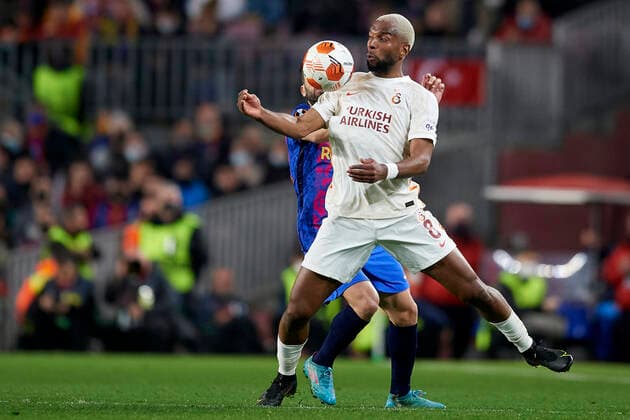FC Barcelona, Barca v Galatasaray: Round of 16 Leg One - UEFA Europa League Ryan Babel of Galatasaray controls the ball during the UEFA Europa League Round of 16 Leg One match between FC Barcelona and Galatasaray at Camp Nou on March 10, 2022 in Barcelona, Spain. Barcelona Spain  Copyright: xJosexBretonx originalFilename:breton-fcbarcel220310_npY3v.jpg