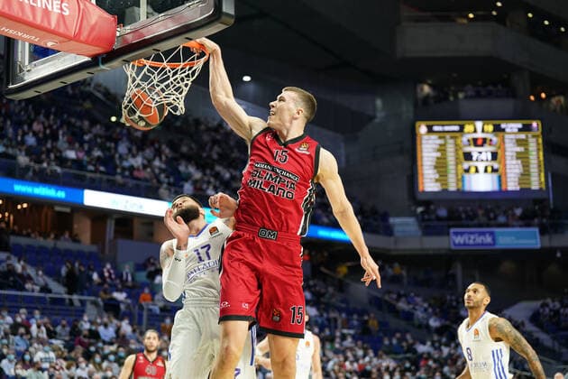 Kaleb Tarczewski (AX Armani Exchange Milan) dunk during Real Madrid Baloncesto vs A X Armani Exchange Milano, Basketball Euroleague Championship in Madrid, Spain, March 10 2022  Copyright: xSimonexLucarellix xipa-agency.nex xx 0