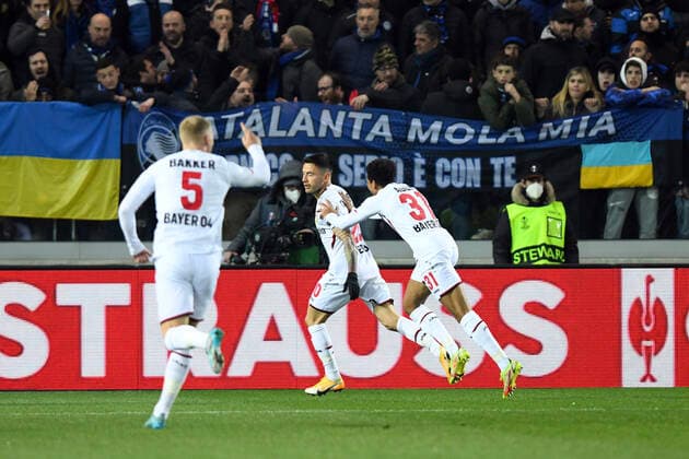 Atalanta v Bayer Leverkusen, UEFA Europa League, Bergamo, Italy Bergamo, Italy. 10th, March 2022. Charles Aranguiz (20) of Bayer Leverkusen scores for 0-1 during the UEFA Europa League match between Atalanta and Bayer Leverkusen at Gewiss Stadium in Bergamo. Bergamo Italy  Copyright: xGonzalesxPhoto TommasoxFimianox