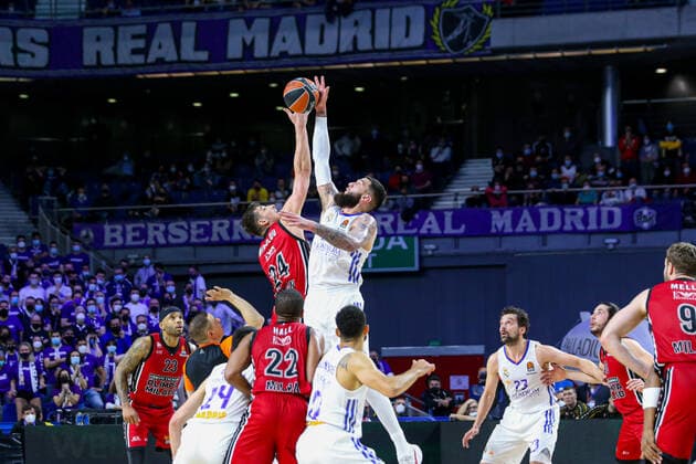 10th March 2022 Wizink Center Madrid, Spain Turkish Airlines Euroleague Basketball Spain, Real Madrid vs AX Armani Exchange Milan Vincent Poirier Madrid andKonstantinos Dinos Mitoglou Milan Madrid Spain Basketball Copyright: xAlbaxPachecox xAgenciaxLOFx