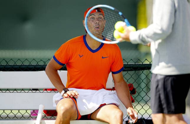 Mandatory Credit: Photo by Ella Ling Shutterstock (12842975ax) Rafael Nadal of Spain speaks to his team during practice BNP Paribas Open, Tennis, Day 2, Indian Wells Tennis Garden, California, USA - 10 Mar 2022 BNP Paribas Open, Tennis, Day 2, Indian Wells Tennis Garden, California, USA - 10 Mar 2022 Copyright: xEllaxLing Shutterstockx 12842975ax