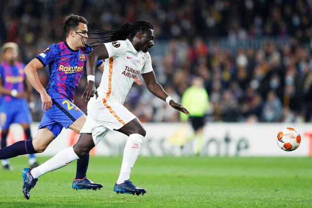Eric Garcia (Barcelona), Bafetimbi Gomis (Galatasaray), MARCH 10, 2022 - Football Soccer : UEFA Europa League Round of 16 1st leg match between FC Barcelona, Barca 0-0 Galatasaray AS at the Camp Nou stadium in Barcelona, Spain. Noxthirdxpartyxsales  (182953561)