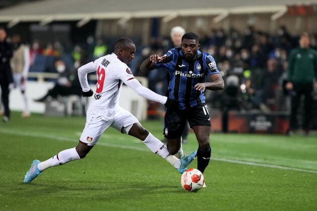BERGAMO, ITALY - MARCH 10: Jeremie Boga striker for Atalanta B.C. fights for the ball with Moussa Diaby striker Bayer 04 Leverkusen during the Europa League football match between Atalanta and Leverkusen at Gewiss Stadium on March 10, 2022 in Bergamo, Italy. (Photo by Stefano Nicoli Speed Media Icon Sportswire) SOCCER: MAR 10 Europa League - Leverkusen at Atalanta Icon220310072