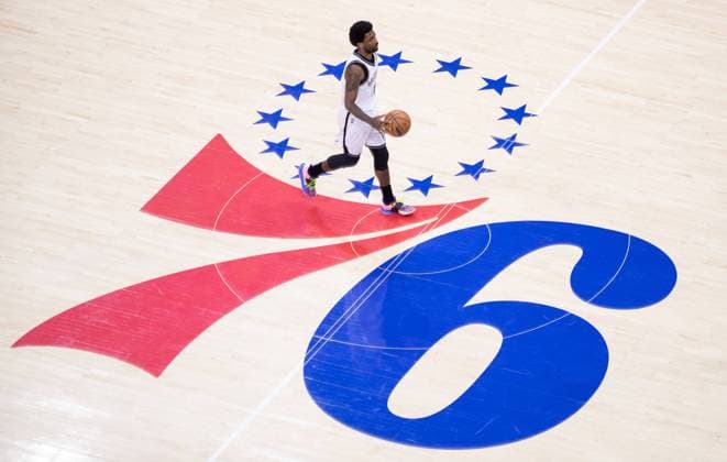 Sport Themen der Woche KW10 Sport Bilder des Tages Philadelphia, Pennsylvania, United States of America, March 10th 2022: Kyrie Irving (Nets 11) going forward during the National Basketball Association game between the Philadelphia 76ers and Brooklyn Nets at Wells Fargo Center in Philadelphia, PA (NO COMMERCIAL USAGE) Georgia Soares SPP National Basketball Association - Philadelphia 76ers v Brooklyn Nets - Wells Fargo Center 