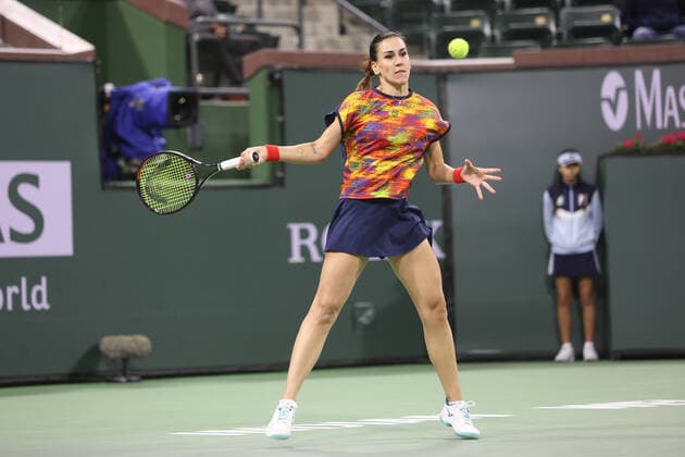 INDIAN WELLS, CA - MARCH 10: Nuria Parrizas Diaz (ESP) hits a forehand during the BNP Paribas Open on March 10, 2022 at Indian Wells Tennis Garden in Indian Wells, CA. (Photo by George Walker Icon Sportswire) TENNIS: MAR 10 BNP Paribas Open Icon220310056