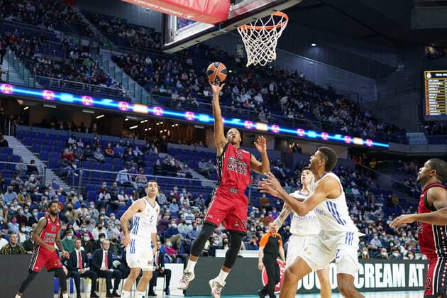 Real Madrid v AX Armani Exchange Milan - Turkish Airlines EuroLeague Devon Hall (AX Armani Exchange Milan) shooting during the Basketball Euroleague Championship Real Madrid Baloncesto vs A X Armani Exchange Milano on March 10, 2022 at the Palacio de Deportes in Madrid, Spain Madrid Spain  Copyright: xSimonexLucarellix originalFilename:livemedia-realmadr220310_npKsW.jpg