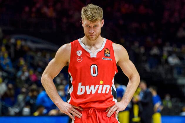 Thomas Walkup Olympiakos Piraeus, 0 , punter, pensive, GER, Basketball, Alba Berlin vs Olympiakos Piraeus Stats Turkish Airlines EuroLeague 2021 22 , Season 2021 2022, 10 03 2022, Basketball Alba Berlin vs Olympiakos Piraeus Stats Turkish Airlines EuroLeague 2021 22 , Match, 10 03 2022, Berlin Copyright: xEibner-Pressefoto UwexKochx EP_UKH