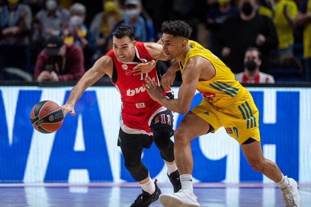 Basketball Berlin 10 03 2022 2021 2022 Euroleague Regular Season Alba Berlin Olympiakos Piraeus Kostas Sloukas Piraeus, No 11 Maodo Lo Alba Berlin, No 00